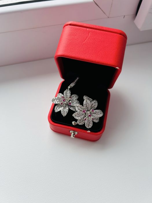 Продам серебрянный комплект