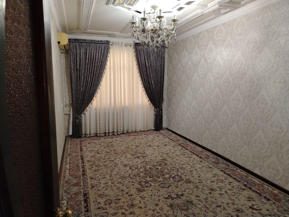 Навоий шахар Янги бозор қаршисидаги домлардан квартира сотилади