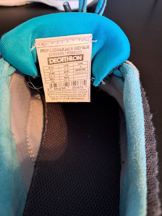 Încălțăminte Decathlon gri-turcoaz, ușoară și comodă