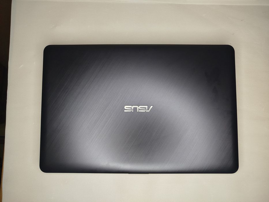 Ноутбук Asus Laptop 15 2023г. как новый , Intel N4020 4/256Gb SSD