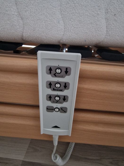 Vând pat Electric pt.persoane vârstnice sau cu dizabilități