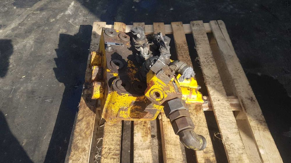 Distribuitor hidraulic vola incarcator frontal OK