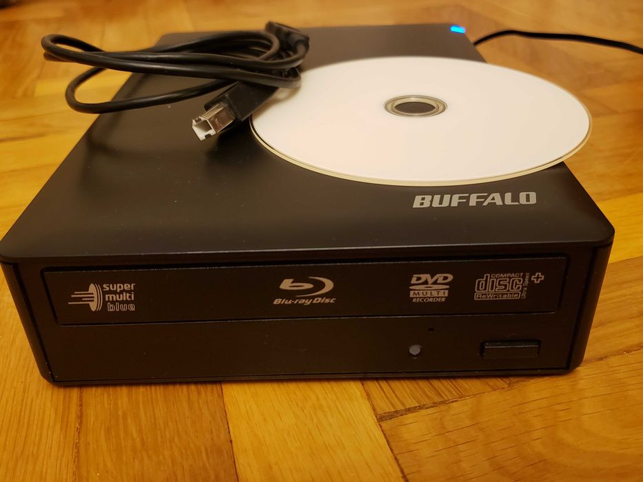 Buffalo BR-X816U2-unitatea externă de scriere Blu-ray , DVD și CD-uri.