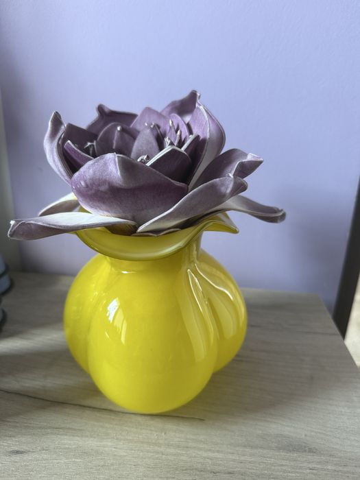 Vaza decor cu floare din spuma