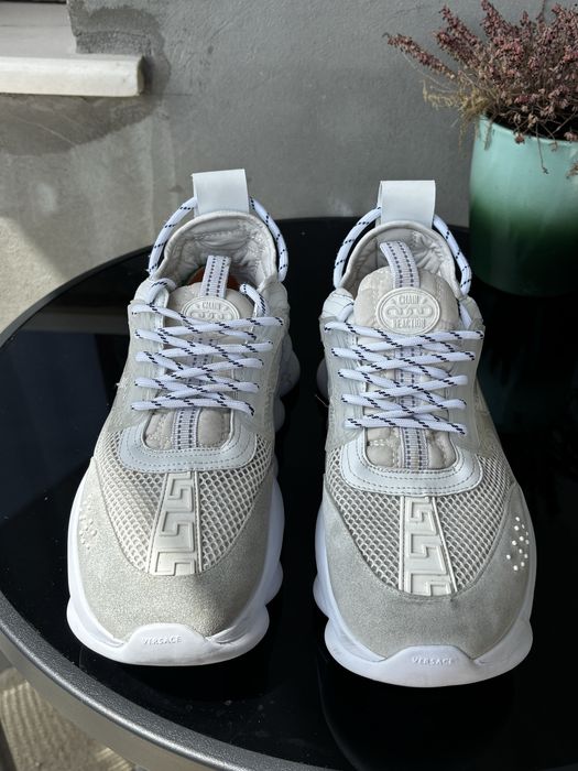 Chain reaction white