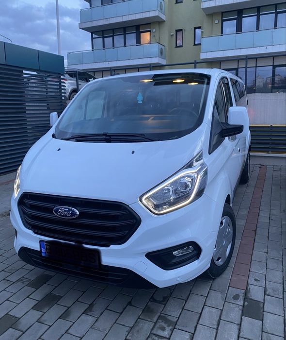 Ford Transit Custom modelul lung