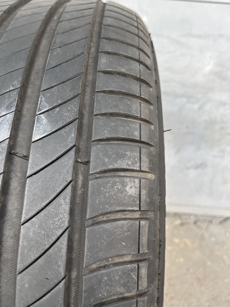 2 бр. летни гуми 235/55/17 Michelin DOT 5317 5,2 mm