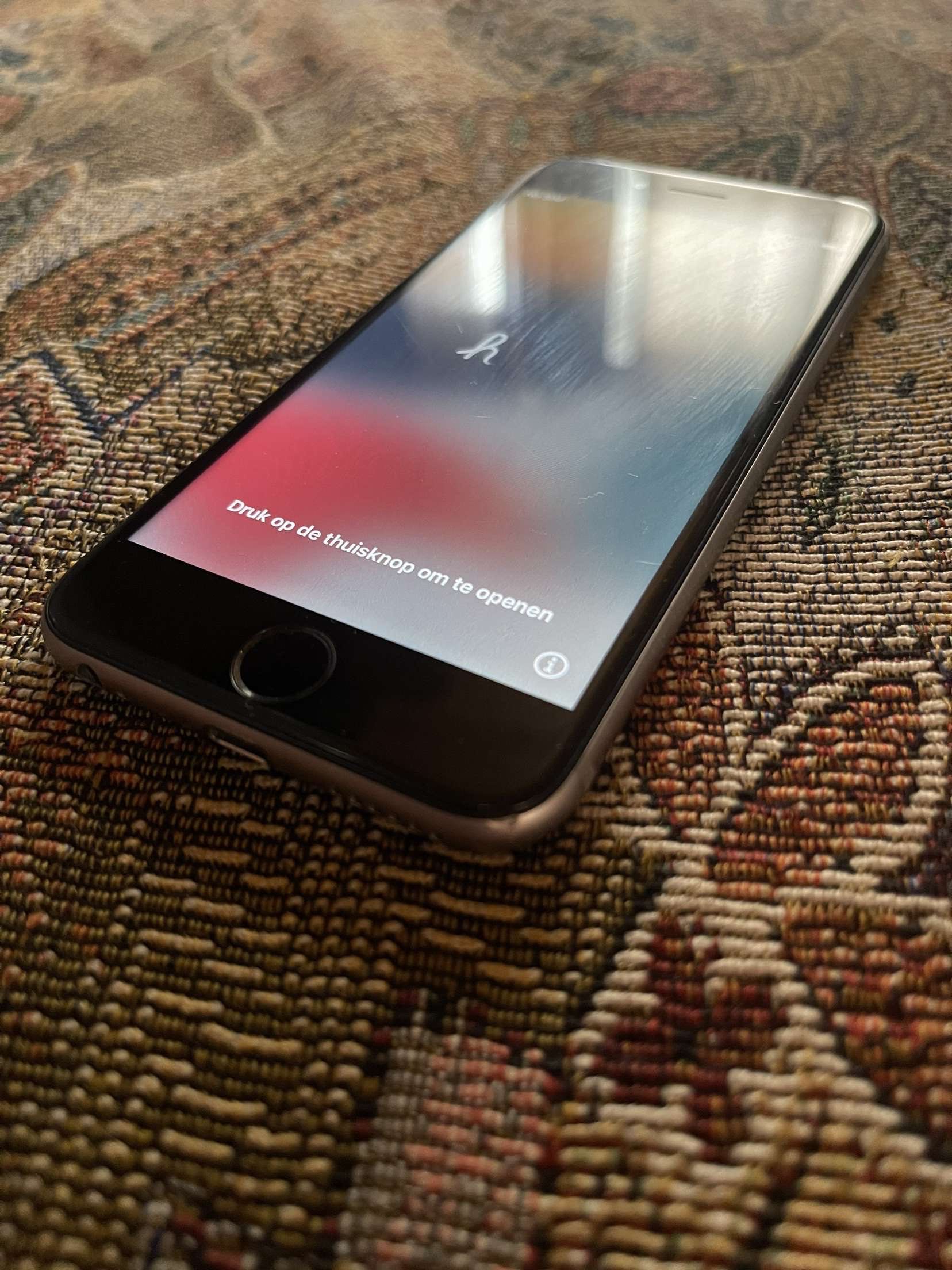 iPhone 6s- 32gb.