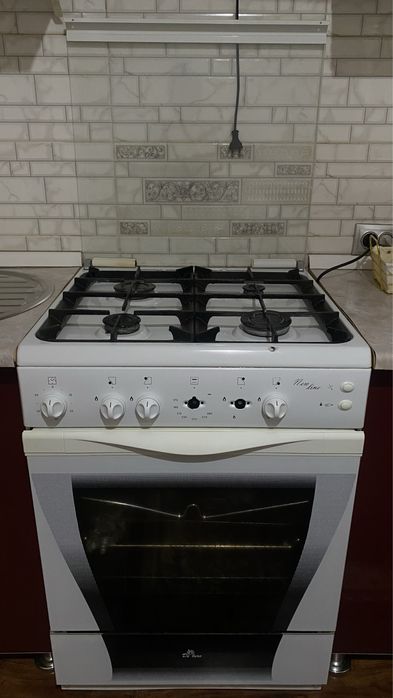 Газовая плита В хорошем состояние