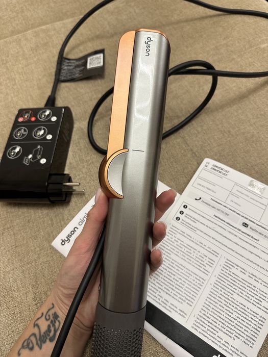 Dyson Airstrait преса за коса