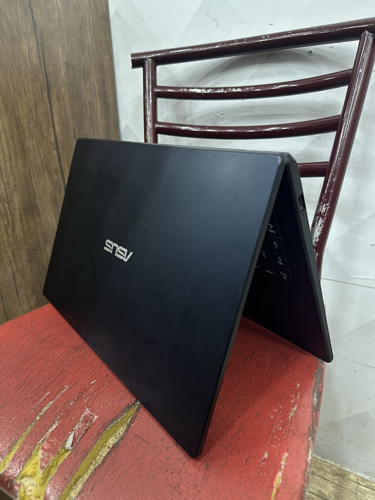 Asus Laptop intel celeron N4020 4/256ssd