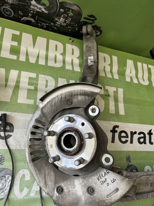 Fuzetă  stânga față Range Rover Velar