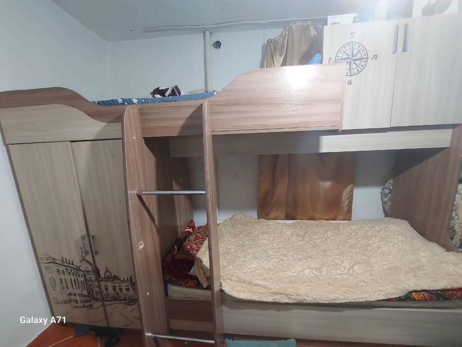 Двухъярусная кровать