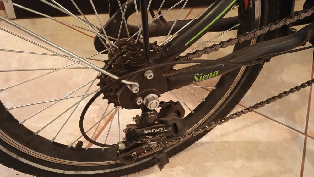 Doua biciclete care se strang  de vanzare