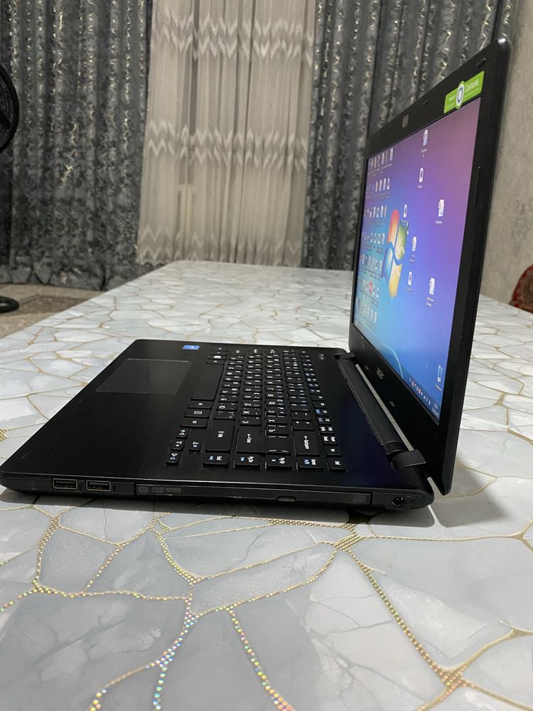 Notebook acer komyuter sotiladi