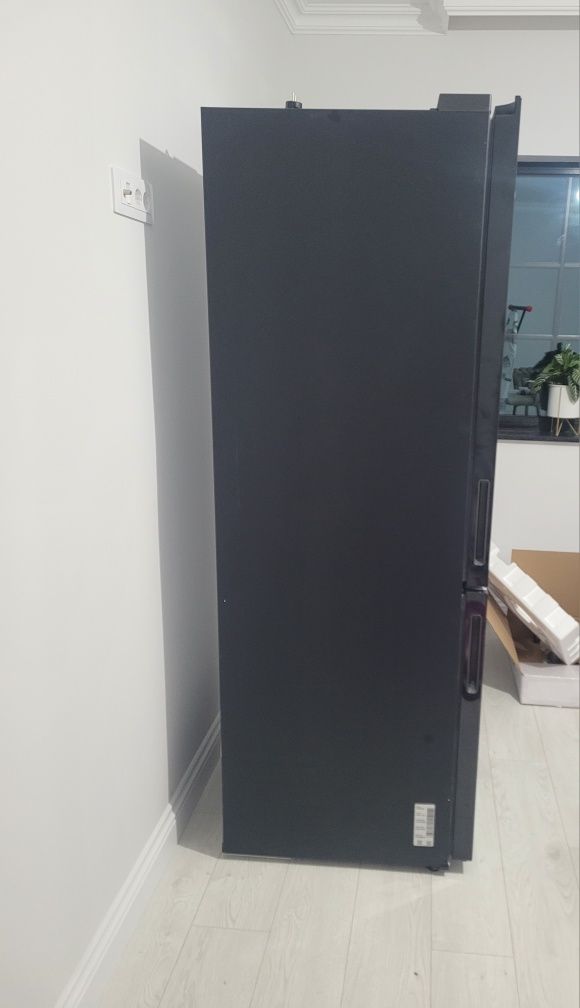 Vand frigider Samsung