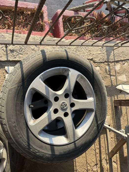 Шина 215 65 R16 срочно