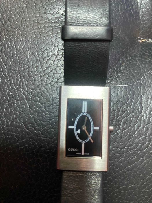 Дамские часы Gucci! Оригинал! Раритет! Кварцевые! 2 штуки!