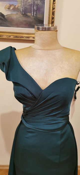 Официална рокля,, Tiffanys"размер XS със шлейф Нова