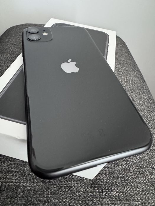 Vand iPhone 11 64gb , 10/10 ca nou, bateria originala 90%.