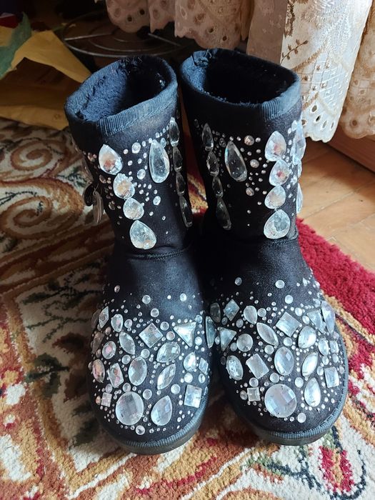 Ugg-uri cu blanita marimea 37