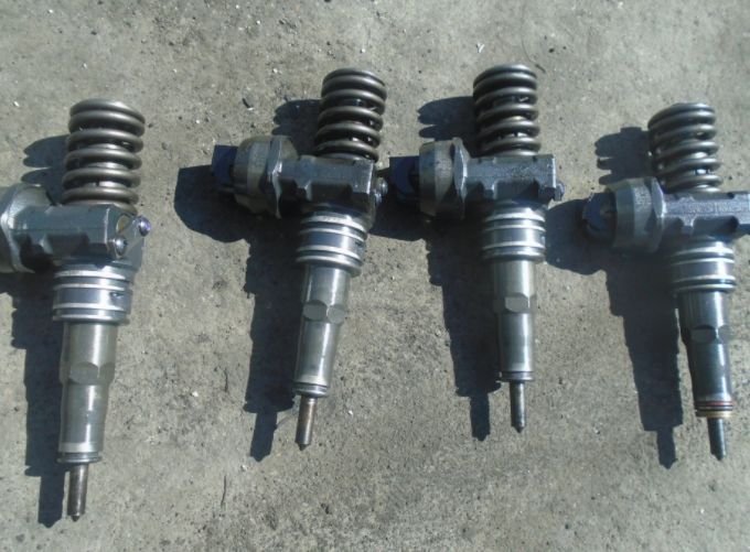 Vand set Injectoare Volkswagen Golf5, Touran 1.9 TDI 105CP BXE