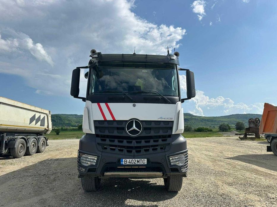 Autobasculanta Mercedes-Benz Arocs 4142