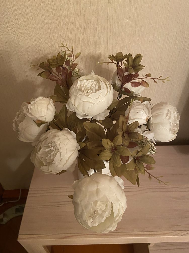 Декоративная ваза с цветами!