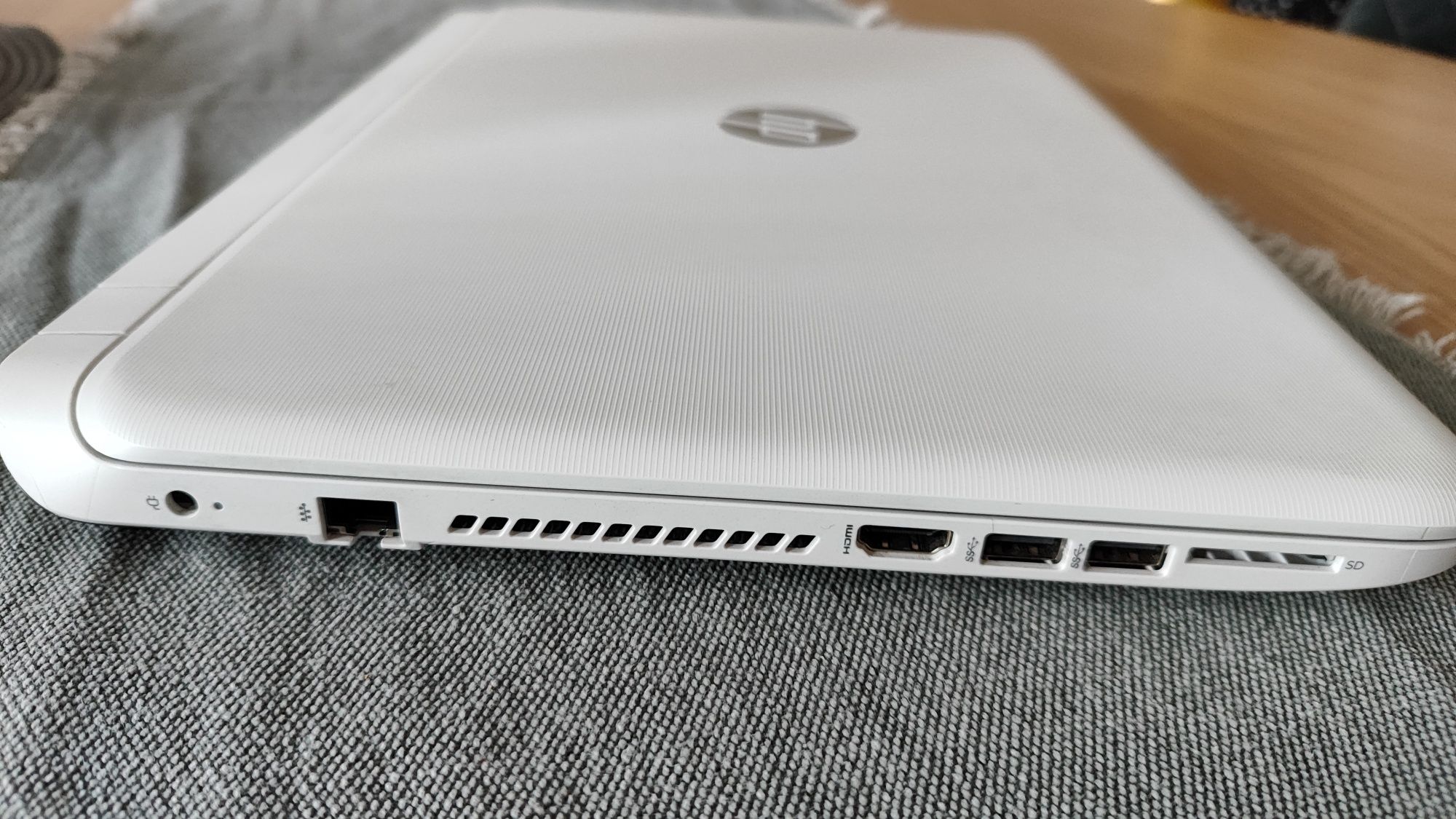 HP Pavilion N3530 15'6 White + Windows 10