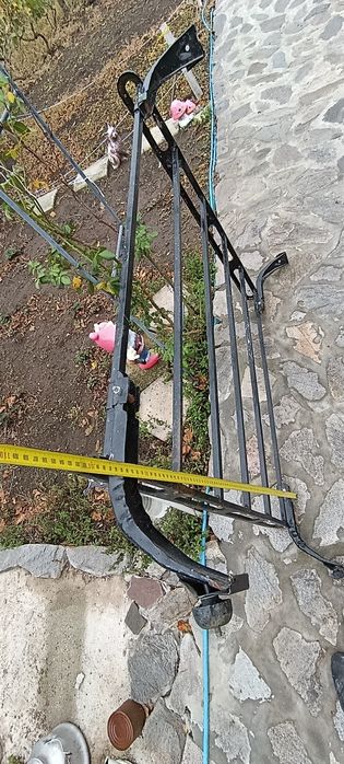 Метален багажник за автомобил