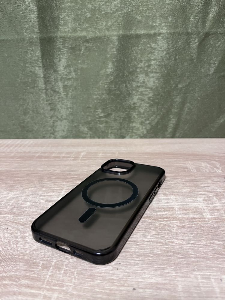 Husă iPhone 13 transparent, negru, mat cu MagSafe m