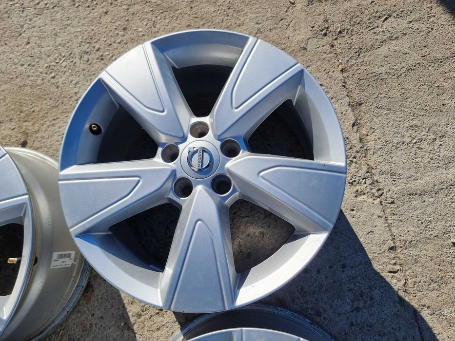 Jante Volvo Xc40 Xc60 Xc70 III V60 S80 II R17 Model 5-Spoke Silver