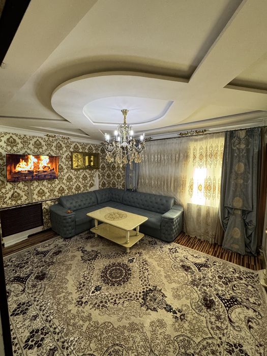 Uy sotiladi Yakkasaroy 3xona