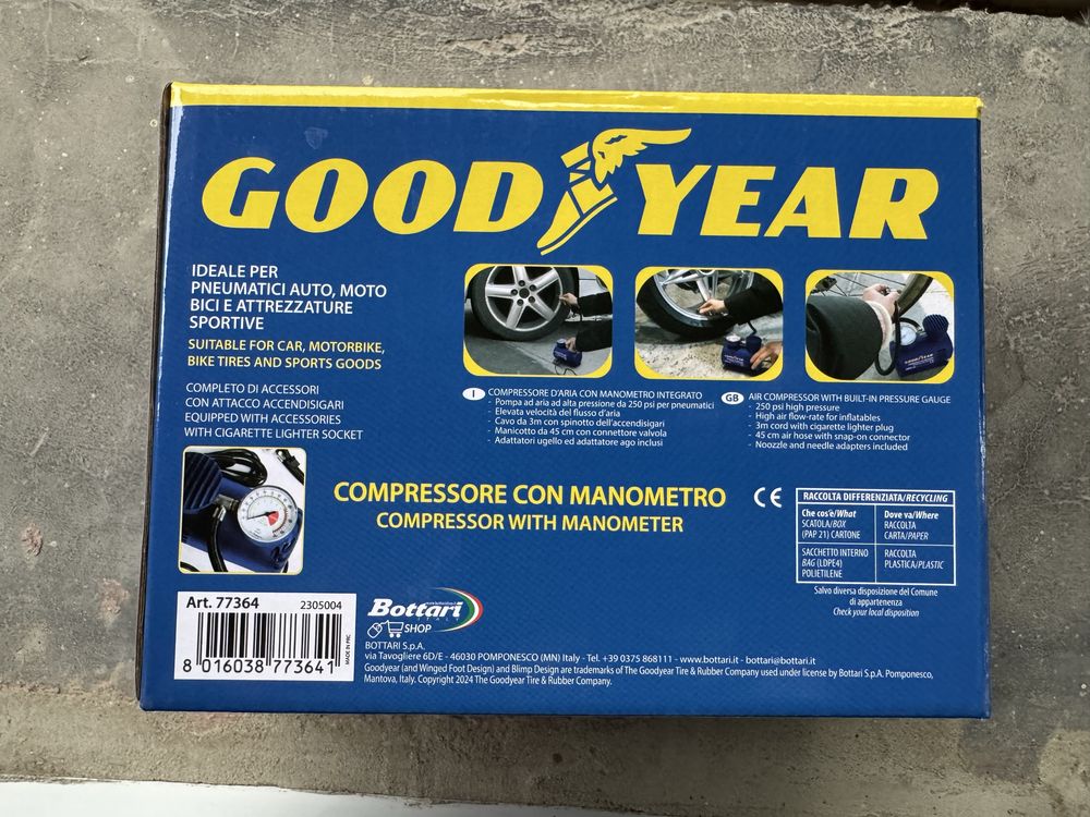 Преносим компресор за помпане на гуми с манометър - GoodYear