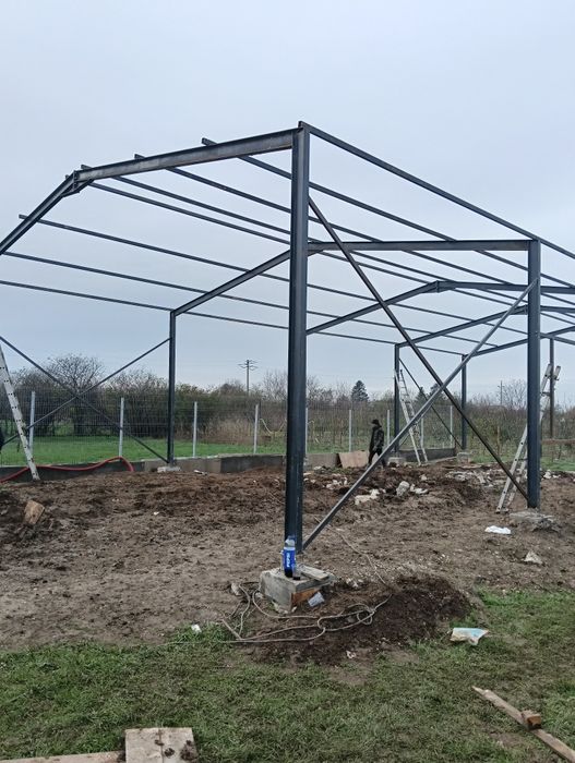 Structură metalică pentru hale, șoproane metalice noi în stoc, disponi