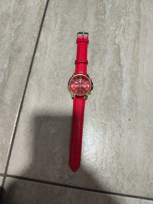 Ceas femei Geneva Rosu, 40 lei, doar in Cluj
