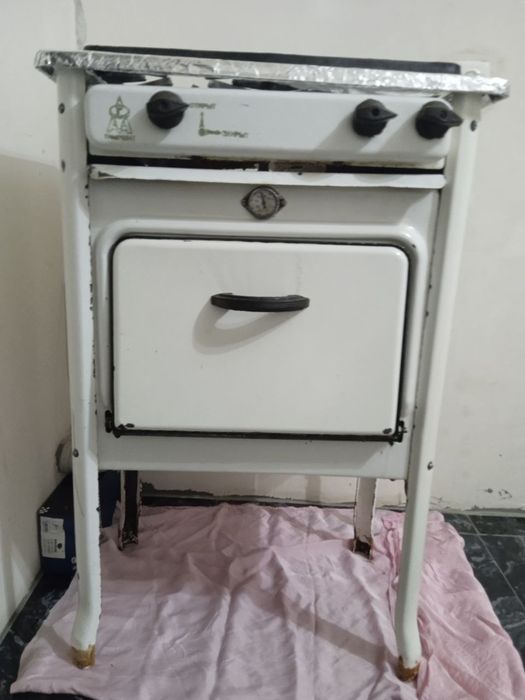 Газ плита продаётся в хорошем состоянии