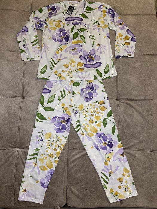Pijama florala, noua cu eticheta