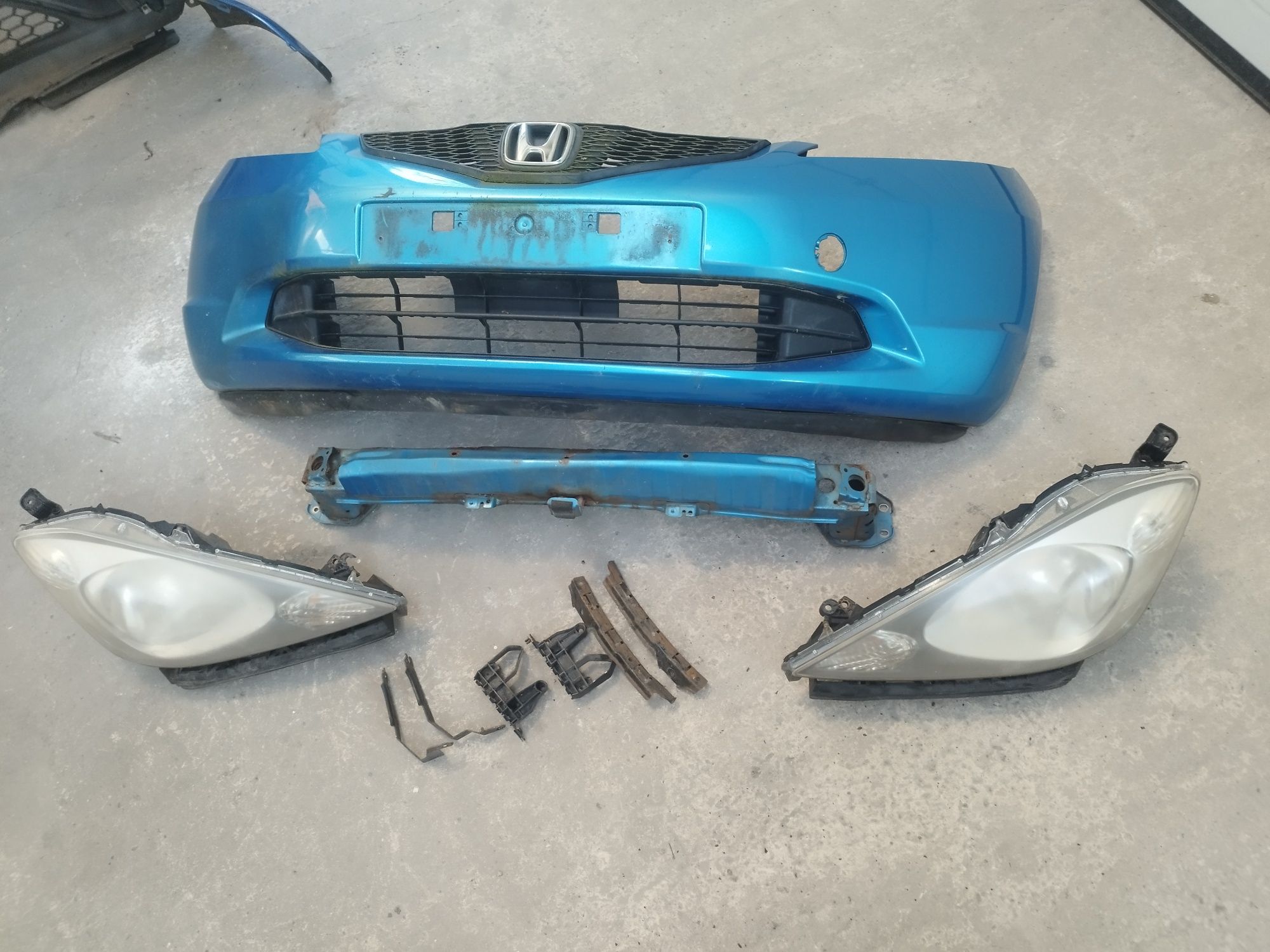 Предница за хонда джаз  honda jazz