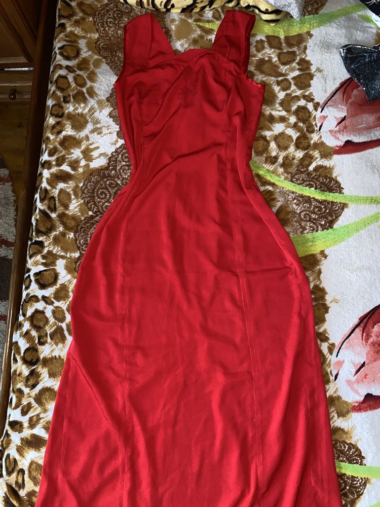 Rochie lungă roșie de ocazie, mărimea 40