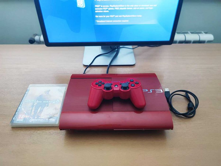 Playstation 3 Super Slim Червен, със джойстик, кабели и игра, PS3