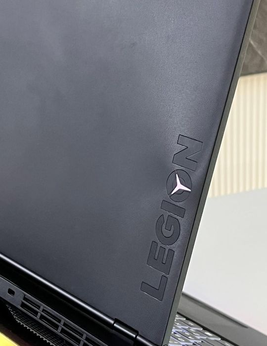 Legion Core i5-9 | GTX 1660Ti |