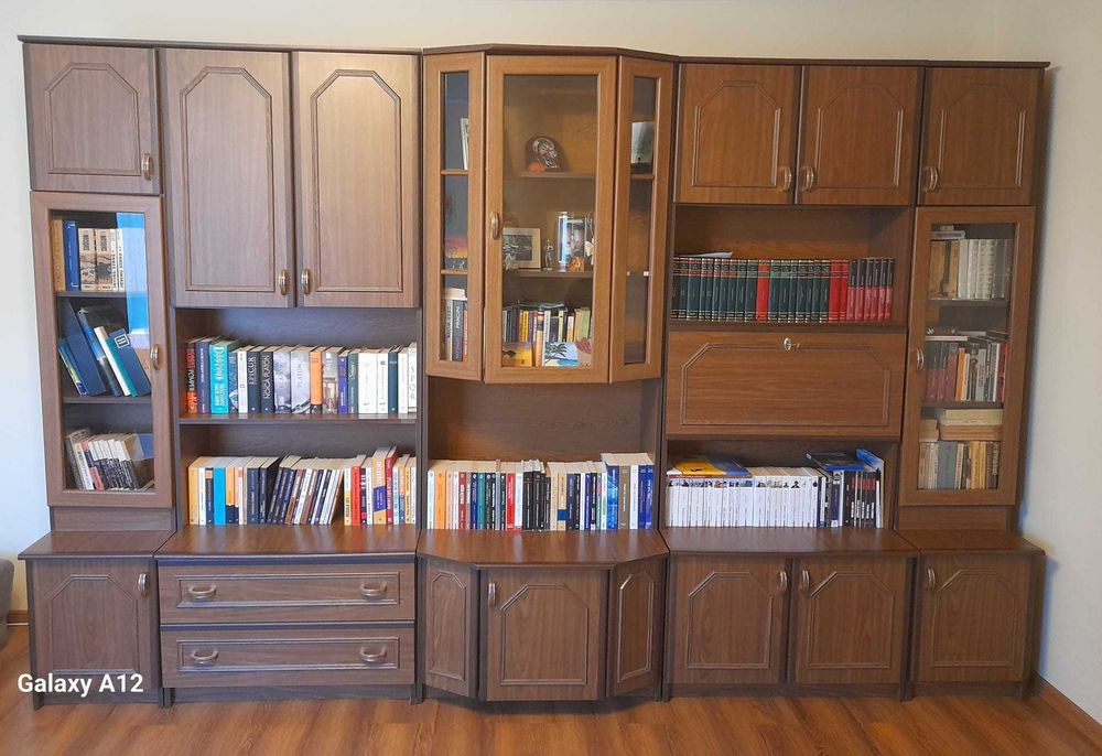 Bibliotecă de vânzare