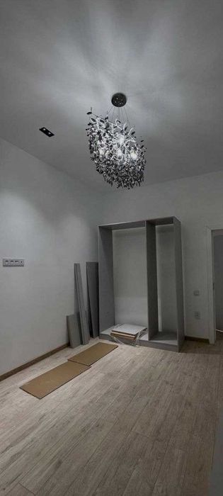 Продаётся новастройка  сергели  5 бекат метро