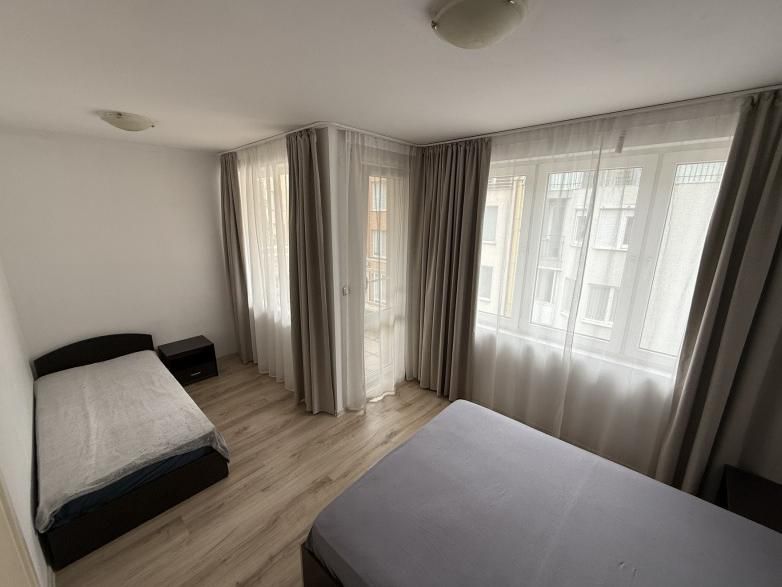 Дава се под наем Тристаен апартамент в Пловдив, Център - 80 кв.м за 375 € - Снимка #4