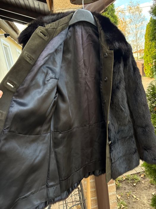 Vând geaca din blana naturala din Vizon