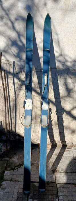 Стари дървени ски ПИРИН