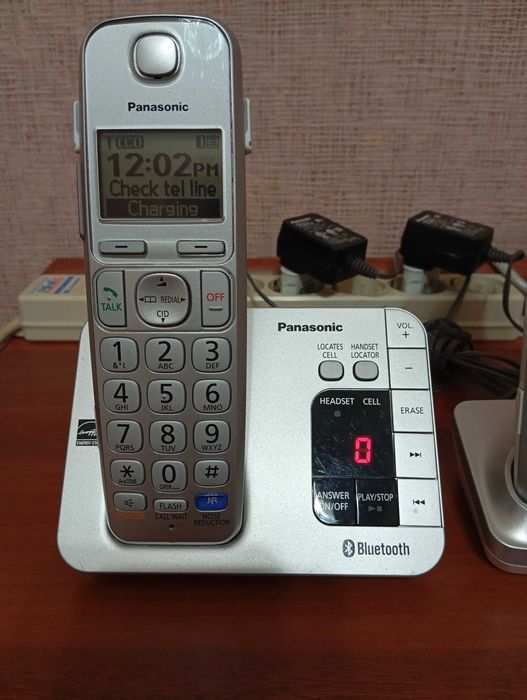 Продам радиотелефон PANASONIC три трубки на один телефонный номер