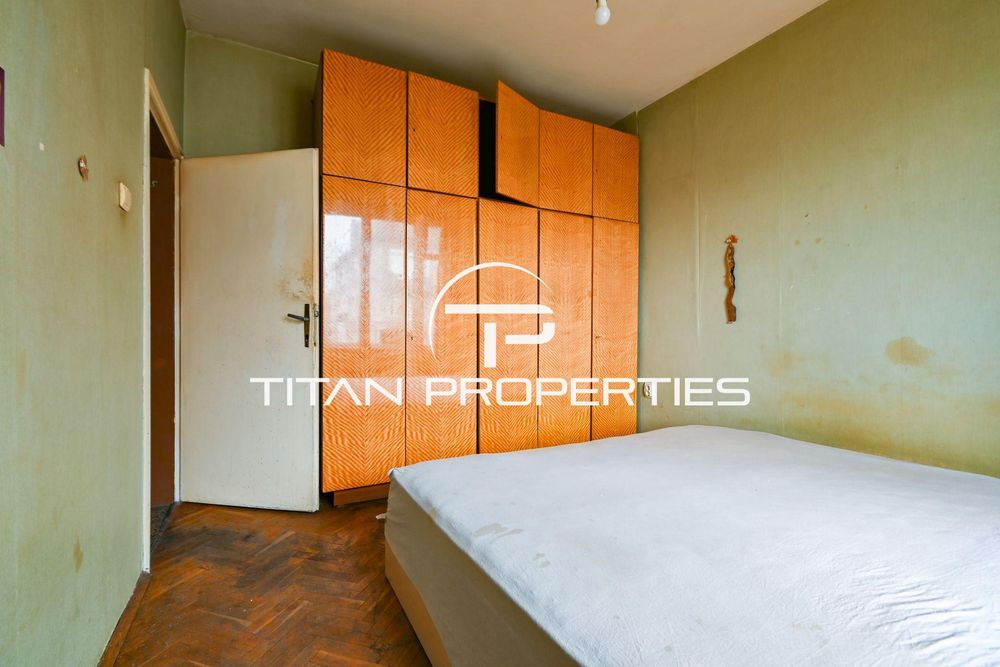 Продава се Четиристаен апартамент в София, Оборище - 150 кв.м за 3000 €/кв.м - Снимка #19