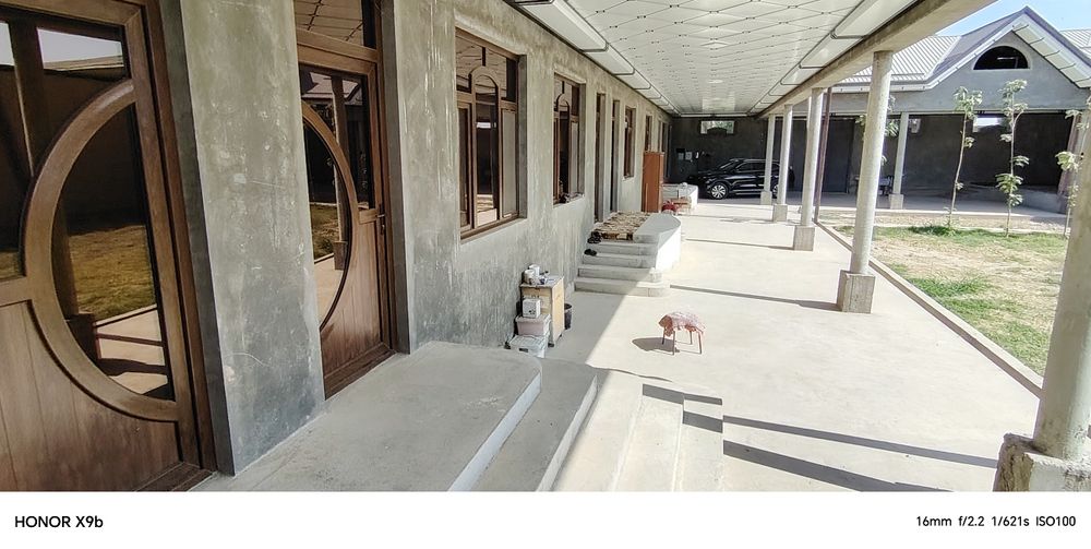 8 sotik hovli sotiladi